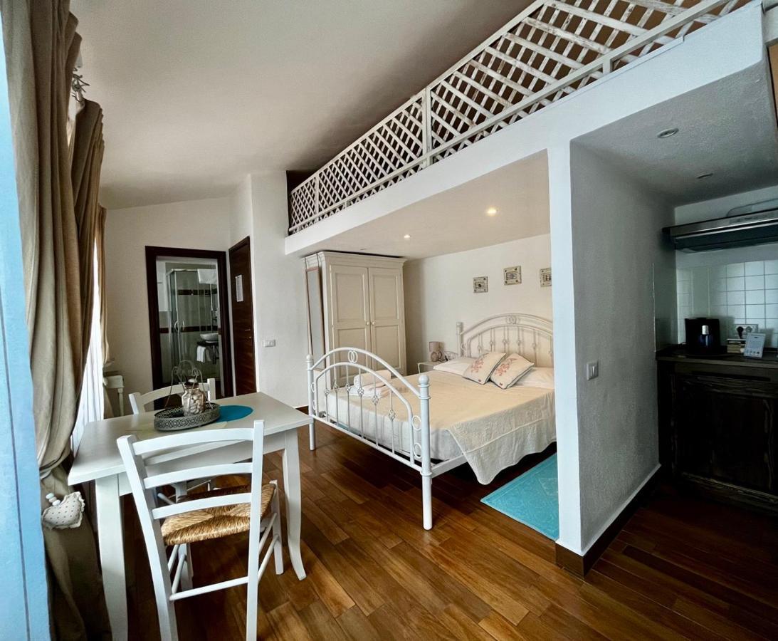 קאלה גונונה Palmasera Charming Rooms מראה חיצוני תמונה
